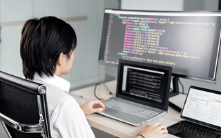 安宁 ,php声明和调用变量的符号是什么？
